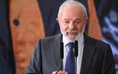 AO VIVO: Lula assina medida provisória e lança Desenrola 2.0