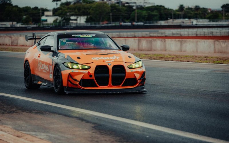 BMW M4 GT4 #64 garantiu o 3º lugar na categoria GT4 | abc+