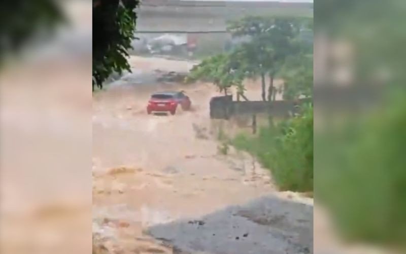 Casal e bebê morrem após carro ser arrastado por correnteza em Palhoça | abc+