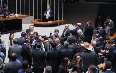 Veja como votaram os deputados gaúchos no projeto que reduz penas dos condenados pelo 8/1 e que pode beneficiar Bolsonaro