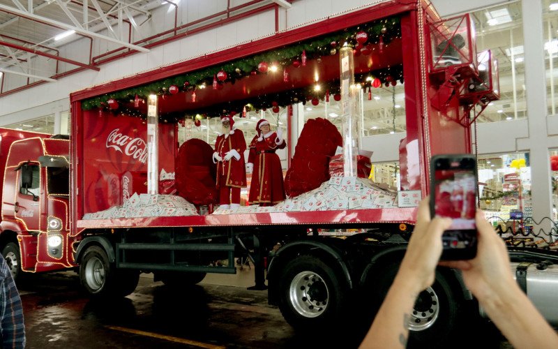 Caravana da Coca-Cola percorreu as ruas de Canoas nesta quarta-feira (10) | abc+