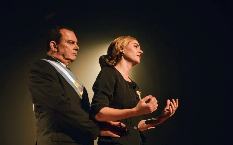 Paulo Krug e Vivian Quadros como Juan Domingo e Eva Perón | abc+