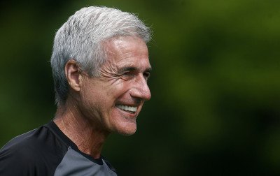Grêmio confirma a contratação do treinador Luís Castro