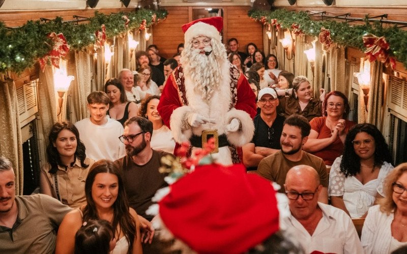 Passeio de trem na Maria Fumaça tem última viagem de Natal Sobre Trilhos de 2025 | abc+