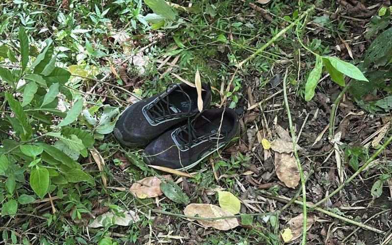 No entorno do corpo, foram encontrados pertences da vítima | abc+