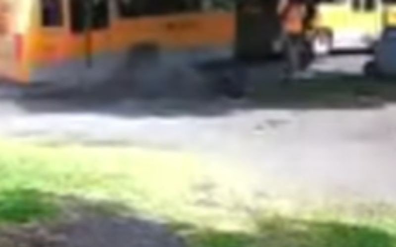 Roda quebra e pneu se solta de ônibus em movimento em Novo Hamburgo | abc+