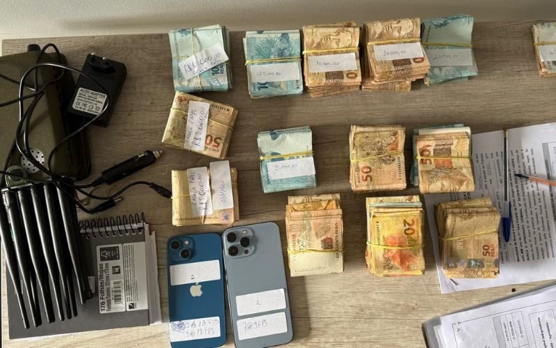 Cidadãos do Paraguai eram recrutados para produzir cigarros em fábrica clandestina da região metropolitana