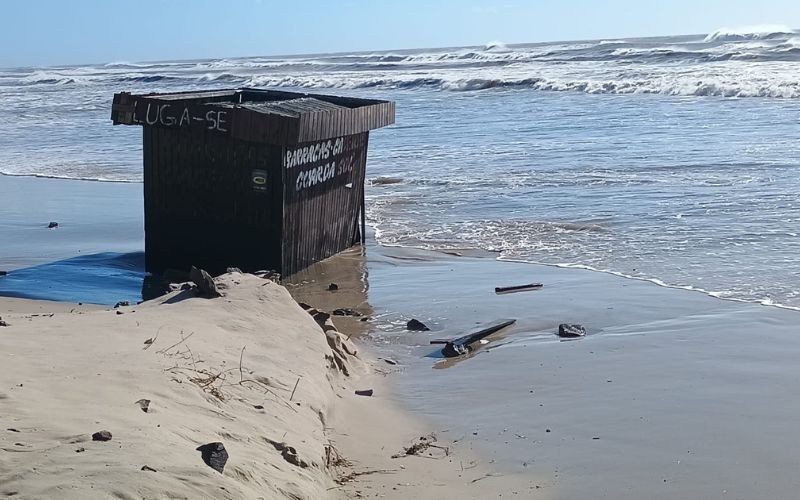 Ressaca atinge o litoral norte do RS e causa danos em Capão da Canoa | abc+