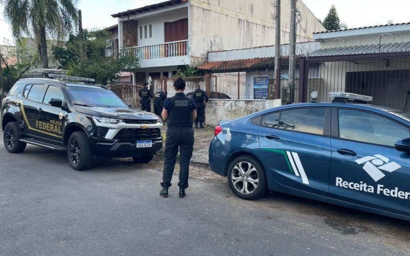 Cidadãos do Paraguai eram recrutados para produzir cigarros em fábrica clandestina da região metropolitana