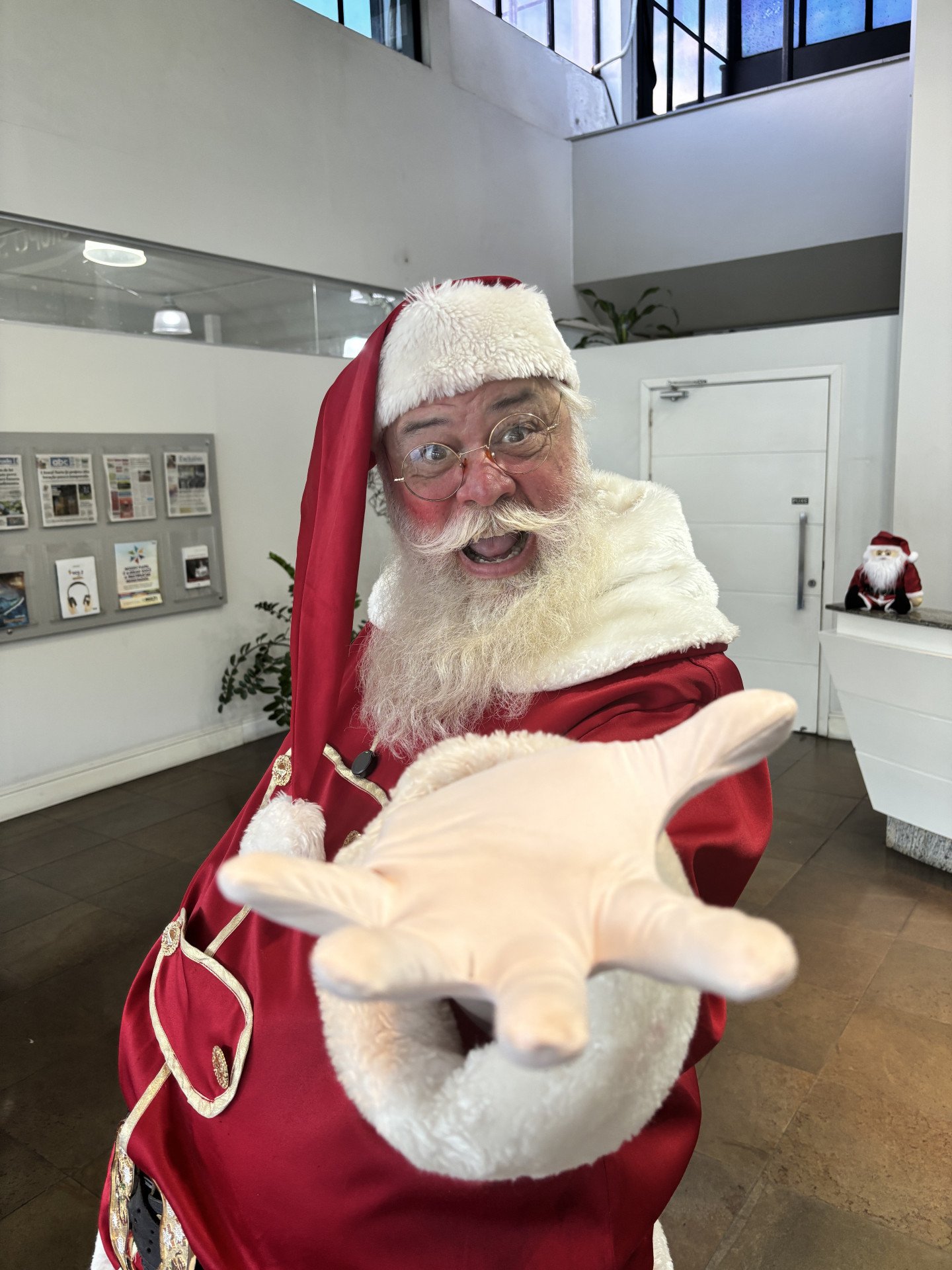 Papai Noel aguarda o público para a festa natalina | abc+