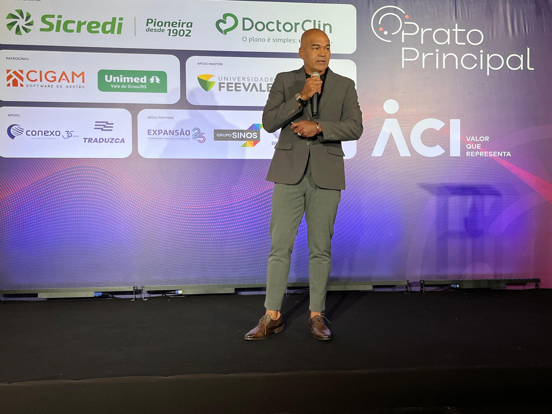 Xavier abordou o mercado dos Emirados durante evento da ACI | abc+