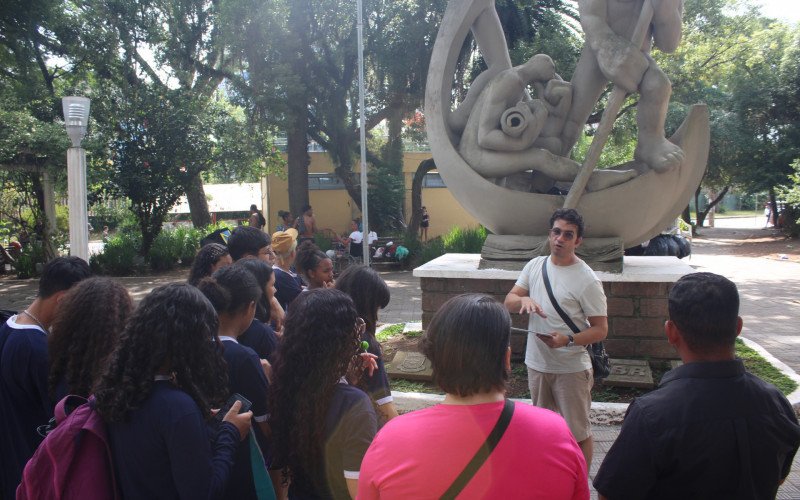 Estudantes participaram do projeto Conhecendo Canoas nesta sexta-feira (12) | abc+
