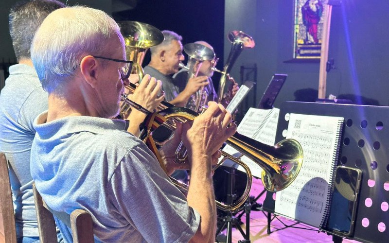 Natal da Lomba começa com risadas, famílias e música natalina em Novo Hamburgo