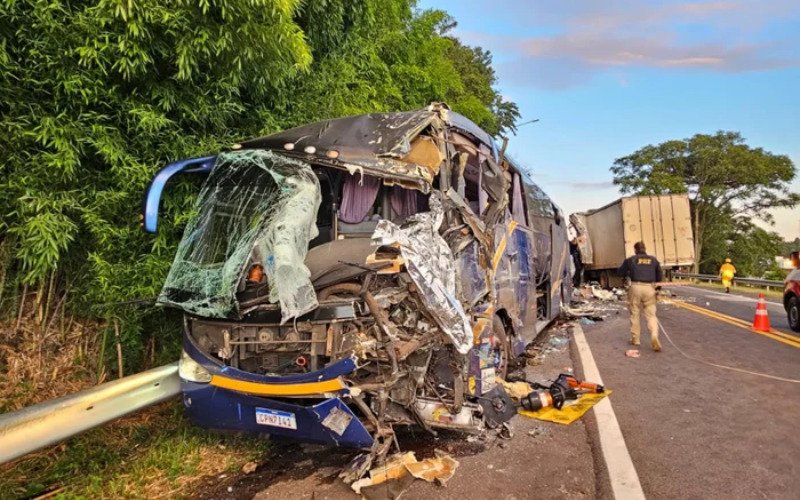Acidente aconteceu na madrugada desta sexta-feira (12) | abc+