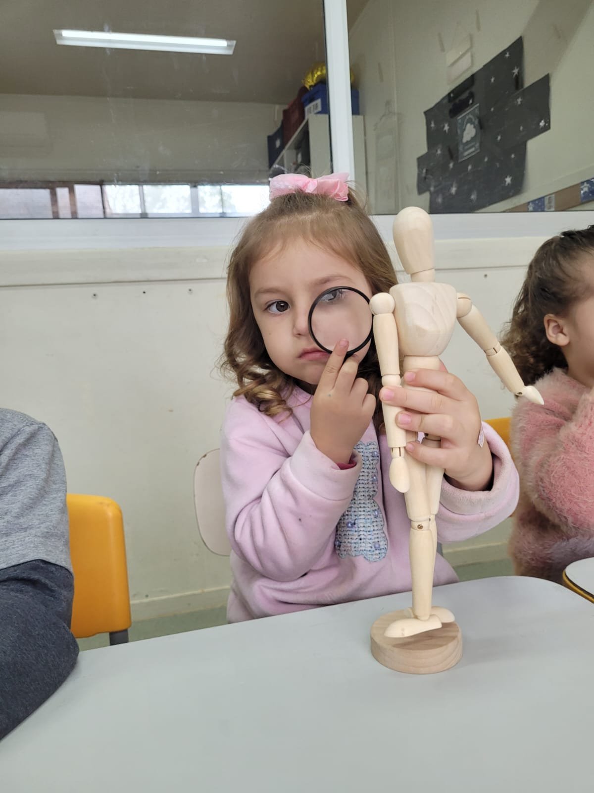 Pequenos também exploram a anatomia do corpo humano | abc+