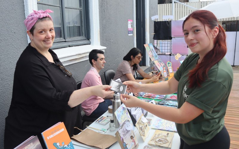 Gabrielli comprou um fanzine de Silvia na GibiTri