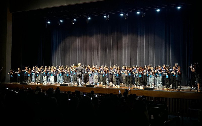Núcleo de Orquestras Jovens de Novo Hamburgo se apresentou no Teatro Feevale