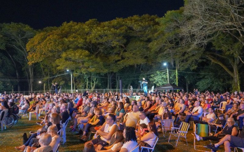 Espetáculo A Família Tannenbaum no Cecrei