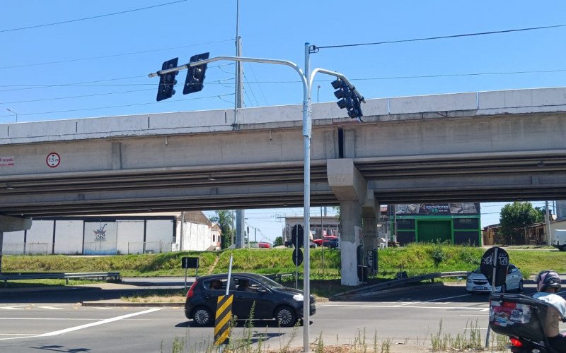 Foram instalados 12 semáforos e quatro repetidores