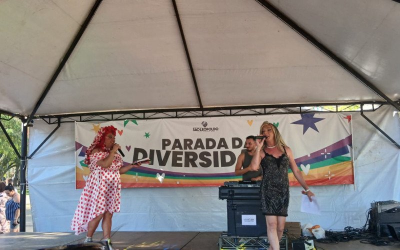 Kalliandra e Lolita foram as apresentadoras da Parada da Diversidade