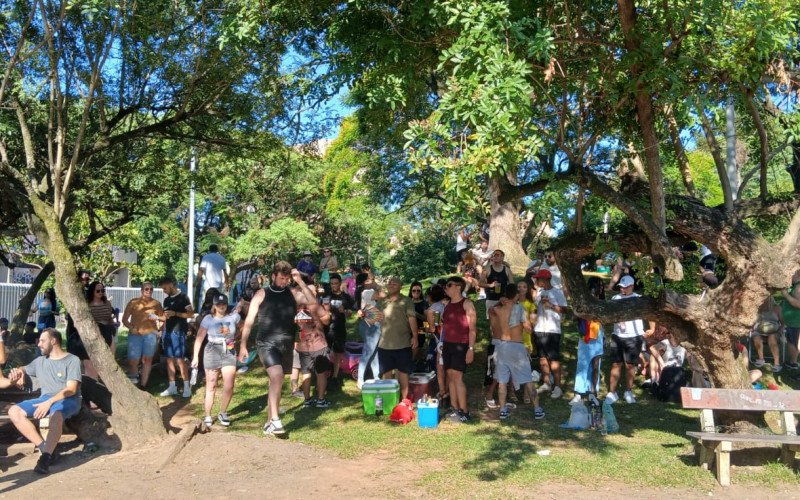 O Calor não afugentou o público na Parada da Diversidade