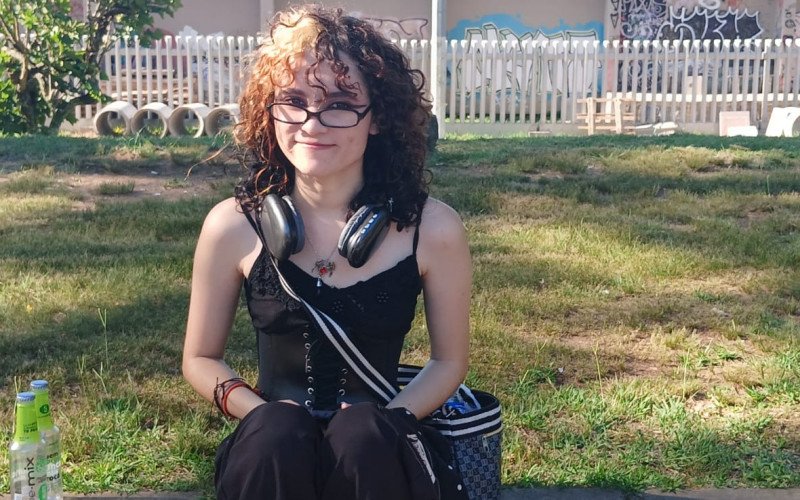 Para Ana Carolina da Silveira a Parada é um momento de poder mostrar o orgulho da comunidade LGBTQIAPN+ de forma mais libertadora