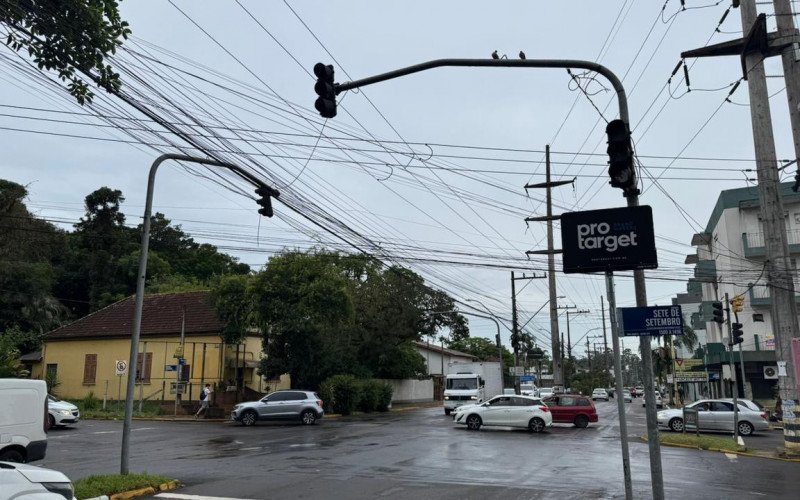 Cruzamento entre Avenida Pedro Adams Filho com a Sete de Setembro, no bairro Ouro Branco