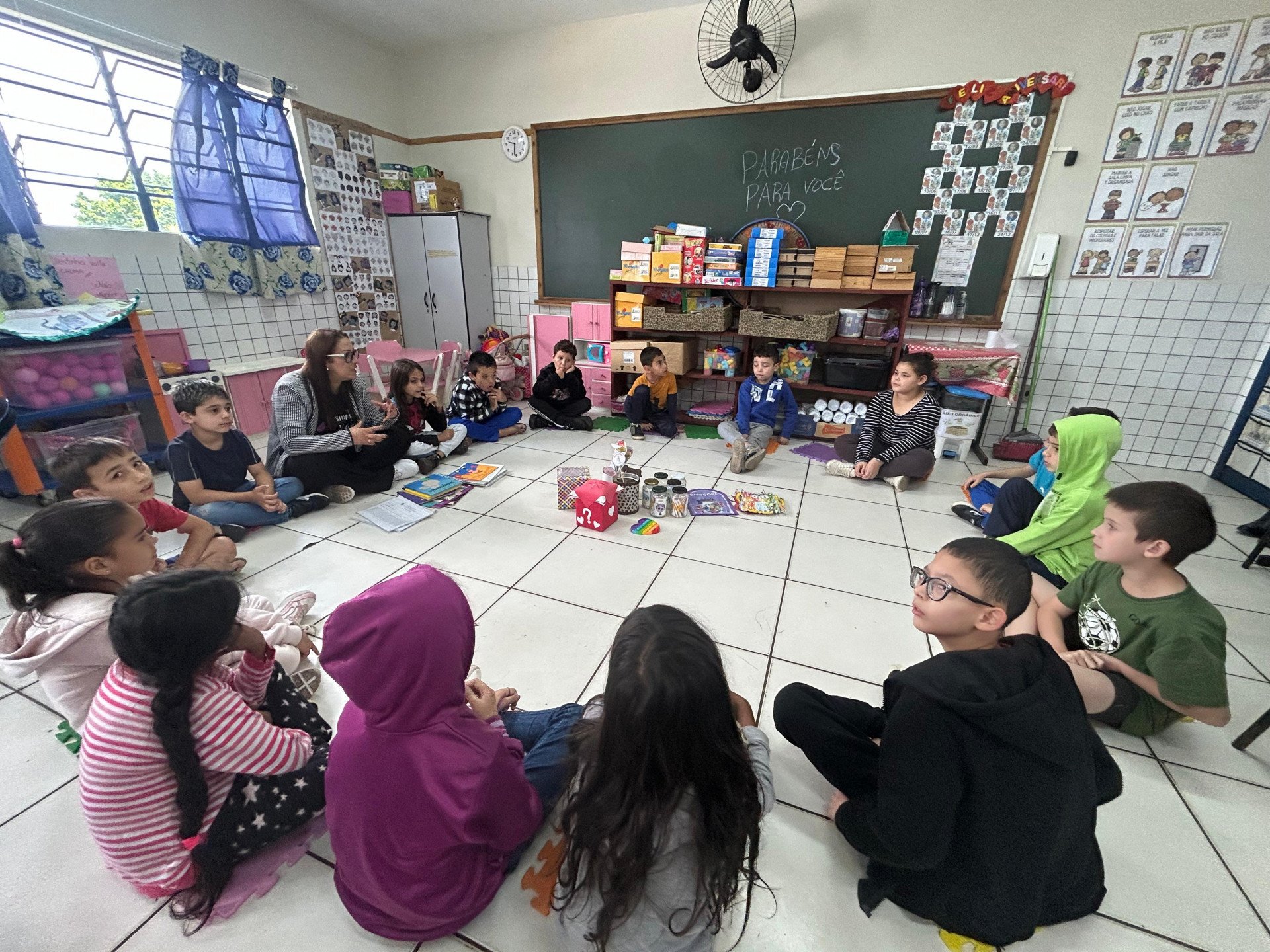 Roda de conversas sobre as emoções ajuda alunos | abc+