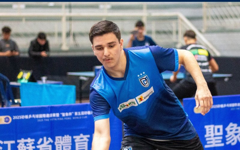 Rafael Smaniotto, campeão sub-18 em Macau, na China, em 2025 | abc+
