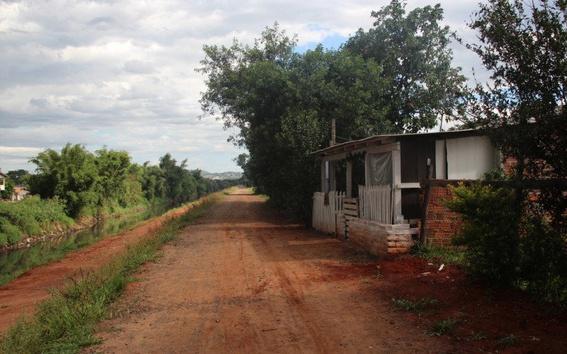 Residências junto ao dique precisam ser removidas para o andamento das obras | abc+