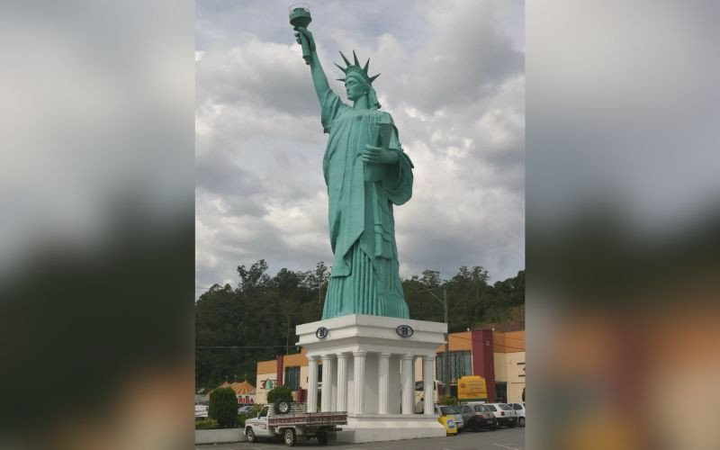 Estátua da Havan | abc+