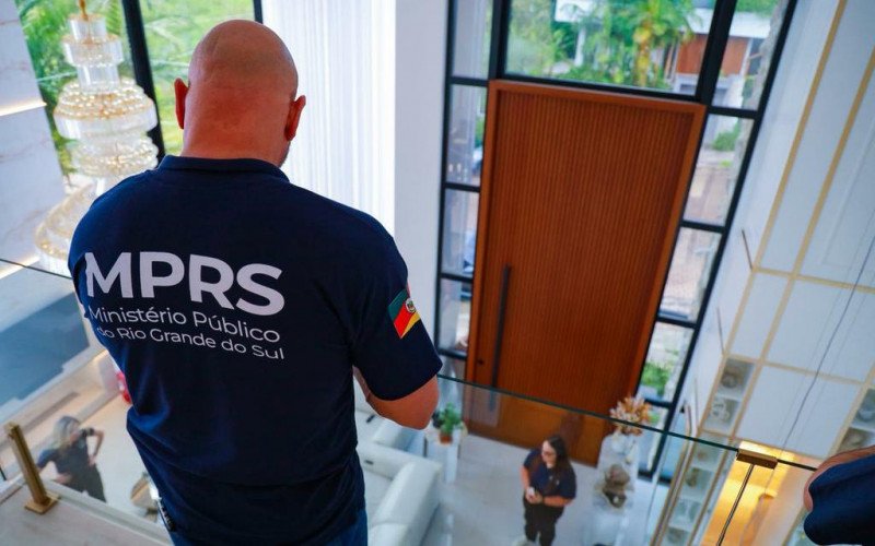 Operação do MP contra influenciadores gaúchos que promoviam Jogo do Tigrinho e lavaram mais de R$ 7 milhões 