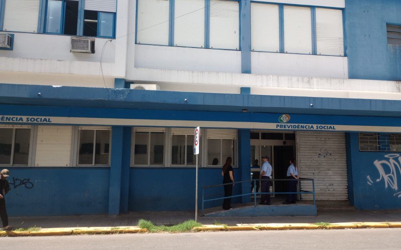 O Instituto Nacional do Seguro Social (INSS) voltou a atender na sua sede original, localizada na rua Conceição