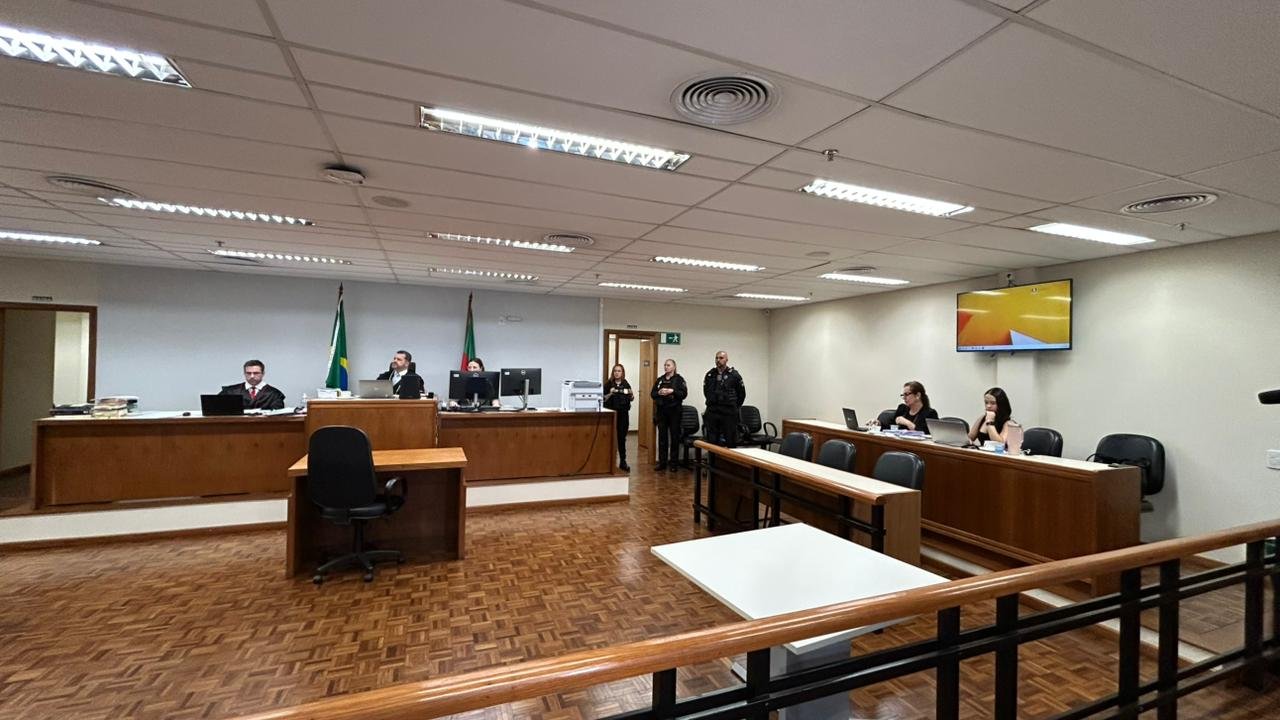 Júri da mãe acusada de matar a filha é iniciado e conselho de sentença é formado apenas por mulheres  | abc+