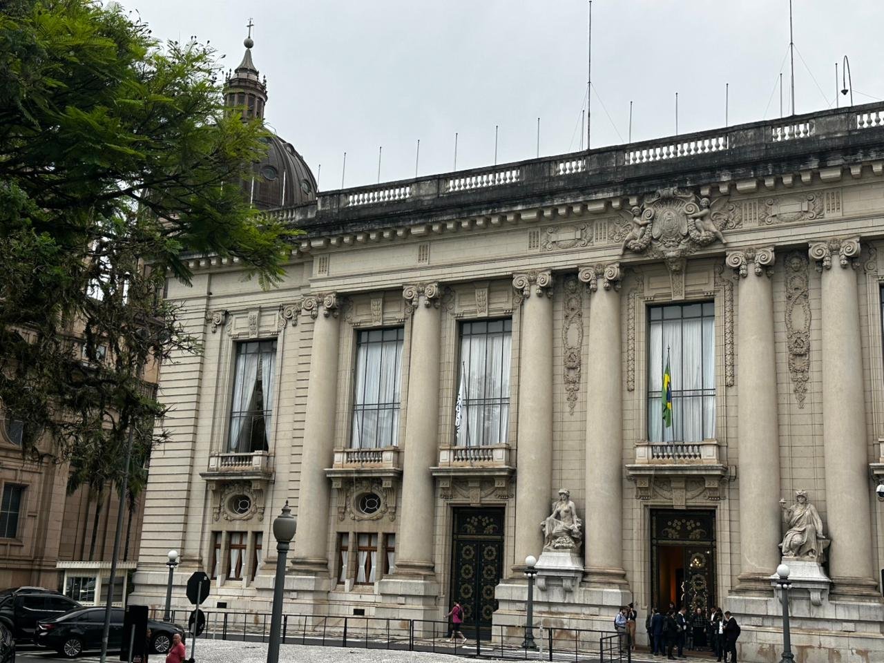 Janela partid&aacute;ria movimenta secretarias no governo do Estado