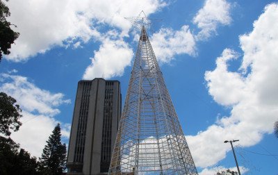CDL diz que árvore de Natal de Novo Hamburgo passará por ajustes para atingir altura contratada