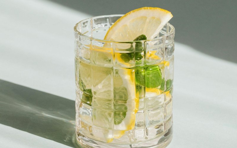 Drink com limões e cachaça de mel é opção refrescante para o Natal | abc+