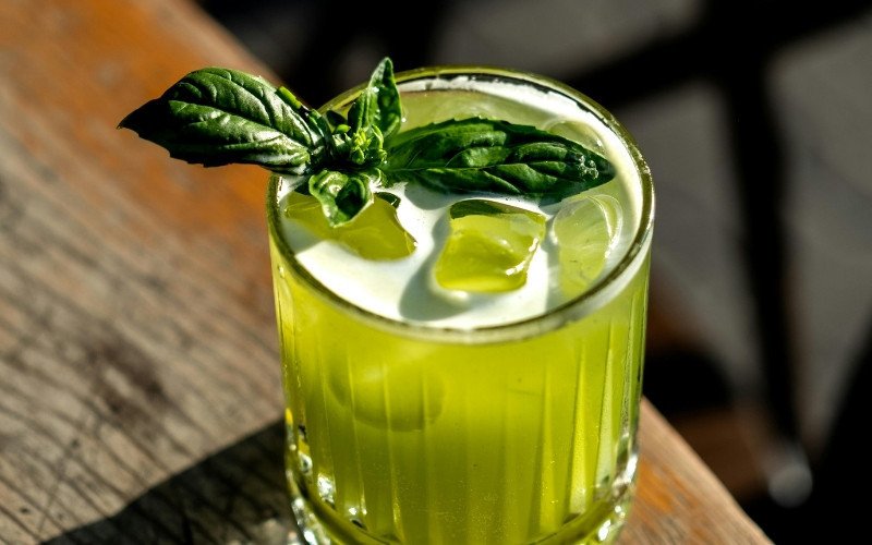 Basil Smash é opção de drink para o Natal | abc+
