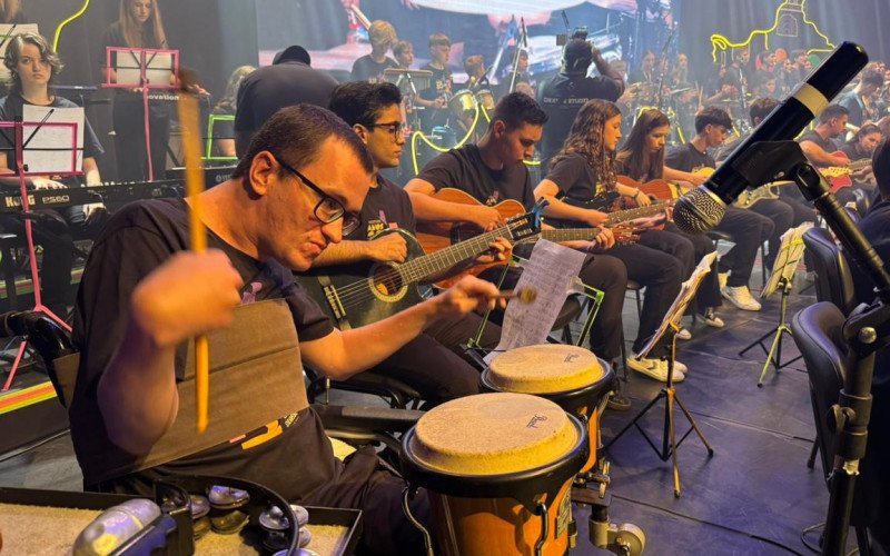 Teatro Feevale recebe espetáculo de música