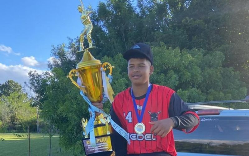 Esteven José Yari, de 12 anos, é atleta do Sapucaia Crows | abc+