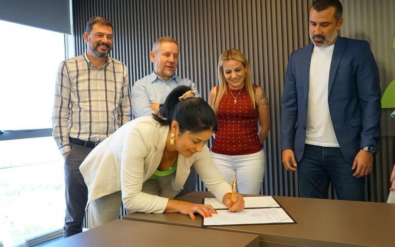 O acordo foi firmado nesta quarta-feira (17) no Centro Administrativo Fernando Ferrari
