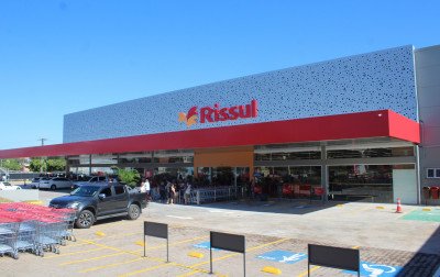 "A gente precisava de um mercado bom": Rissul inaugura loja na Avenida Santos Ferreira, em Canoas