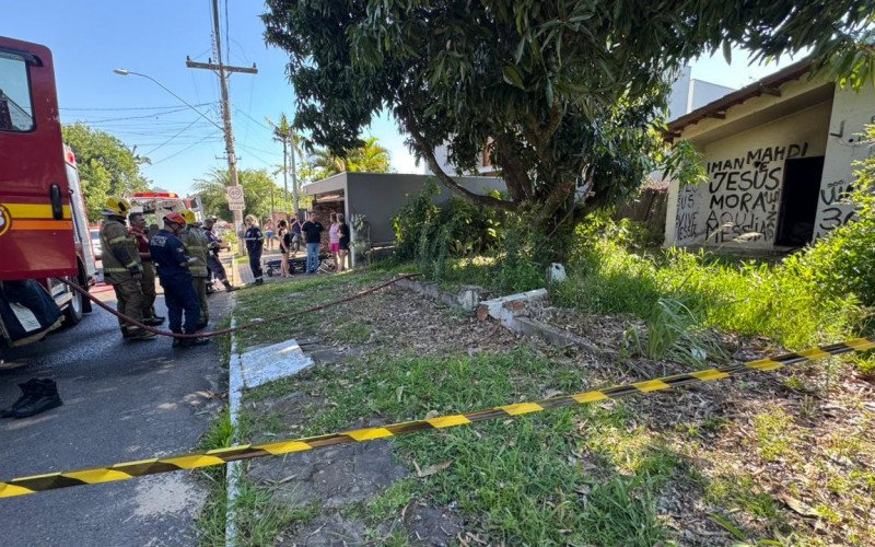 Casa é atingida por incêndio em Novo Hamburgo