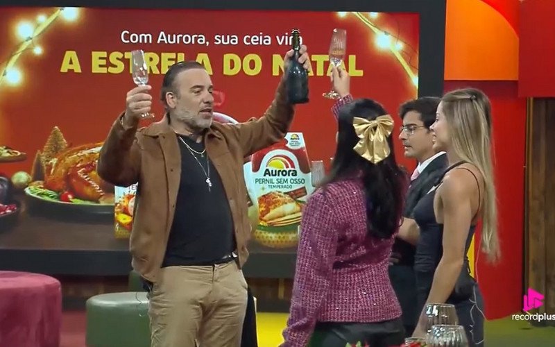 Saory Cardoso, Duda Wendling, Fabiano Moraes e Dudu Camargo, disputam o prêmio milionário de A Fazenda 17 | abc+
