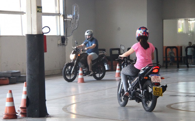 Aulas práticas para tirar a habilitação para motos