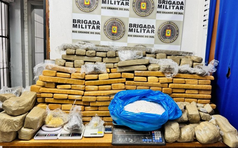 Apreensão em São Leopoldo resultou em mais de 215 kg de maconha em casa abandonada | abc+