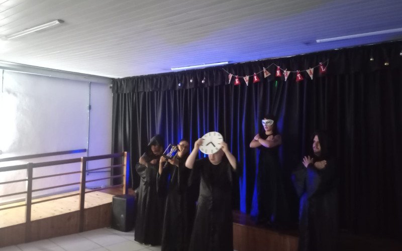 Espetáculo foi apresentado pelos alunos da Apae