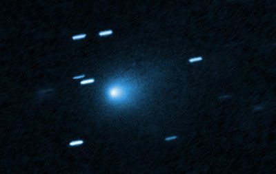 Cometa misterioso vindo de fora do Sistema Solar se aproxima ao máximo da Terra em velocidade impressionante