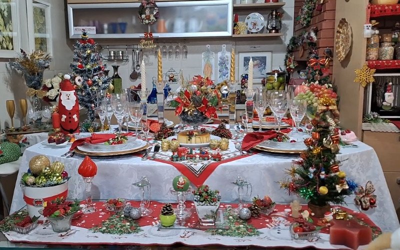 Decoração de mesa de Natal por Heda Seffrin | abc+