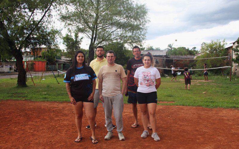 Vitória, Jonathan, Anderson, Flávio e Maria Alice fazem parte da Associação de Moradores